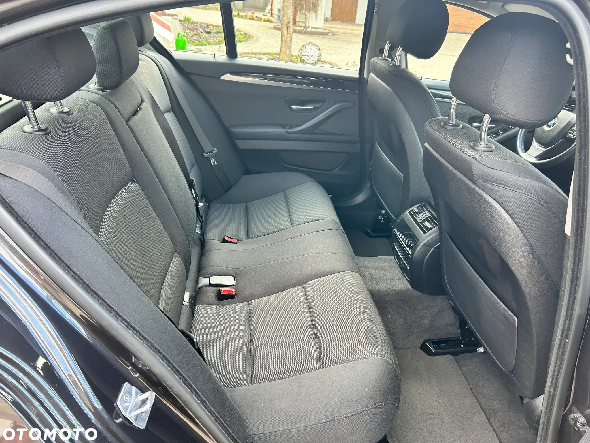 BMW Seria 5 518d - 15