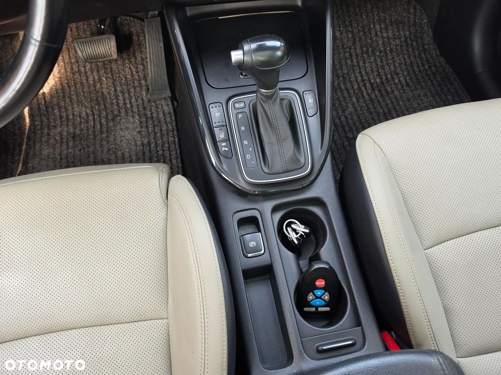 Kia Carens 2.0 GDI L - 18
