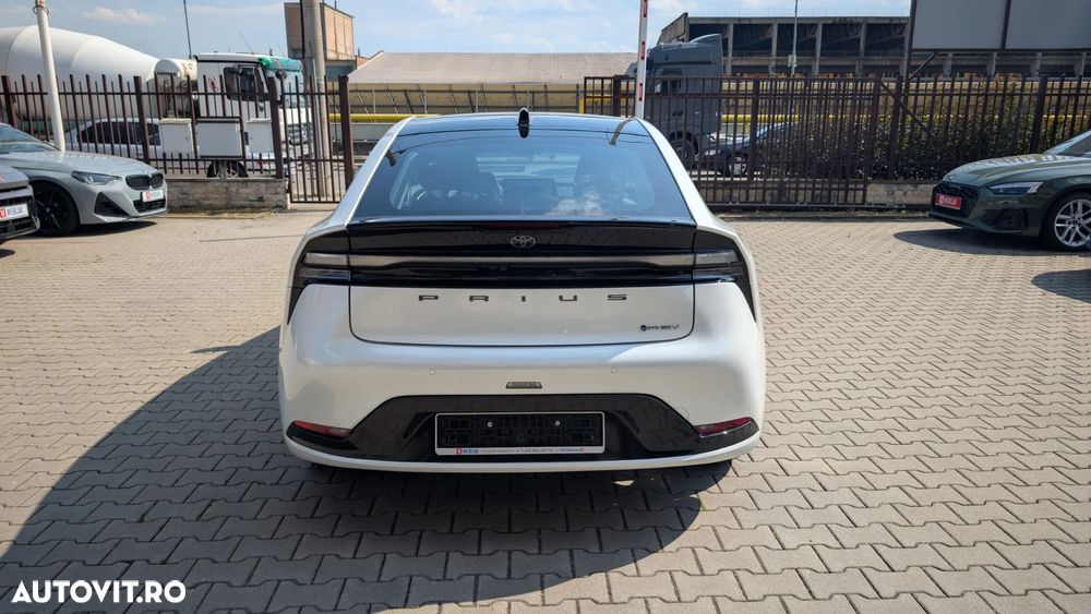 Toyota Prius - 5