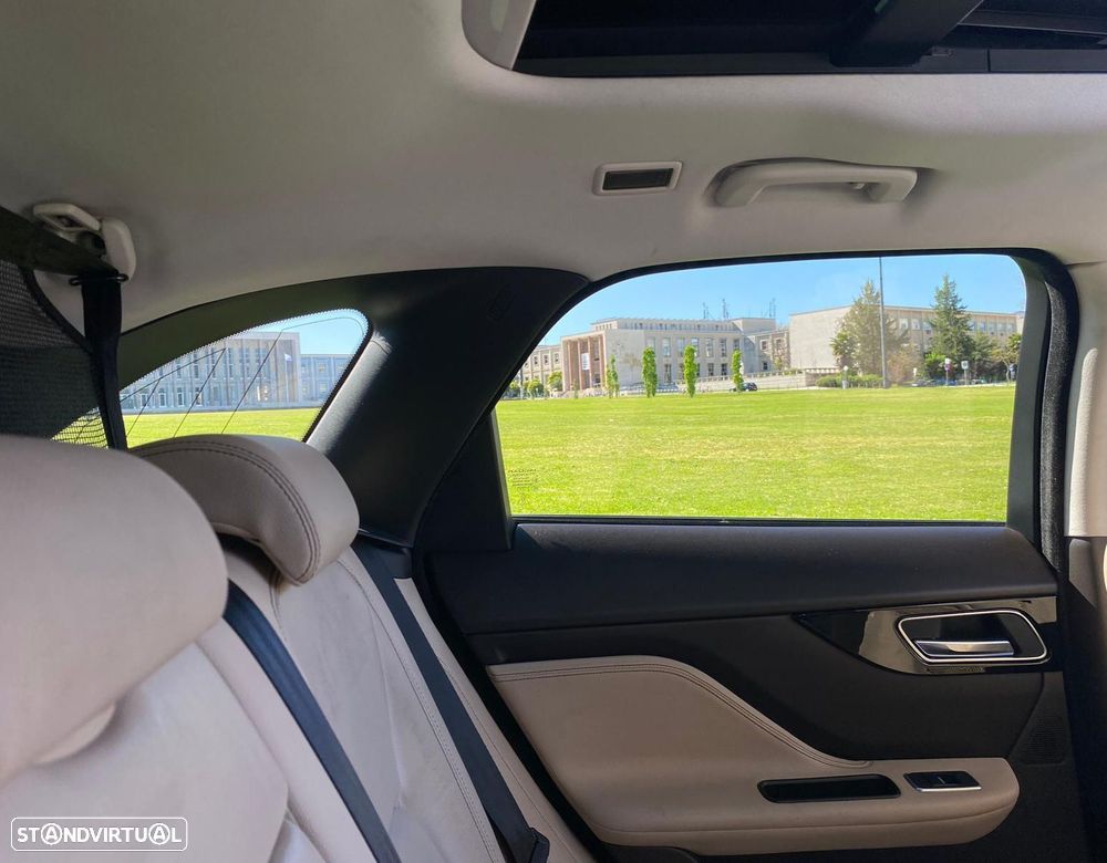 Jaguar F-Pace 2.0 i4D Prestige - 14