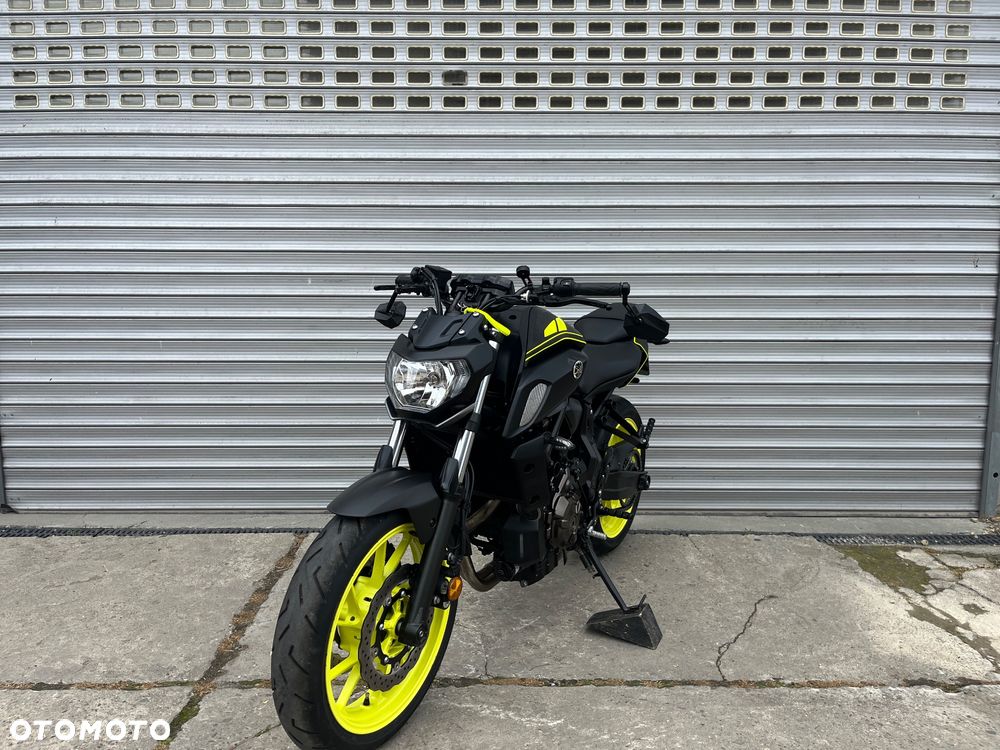 Yamaha MT - 30