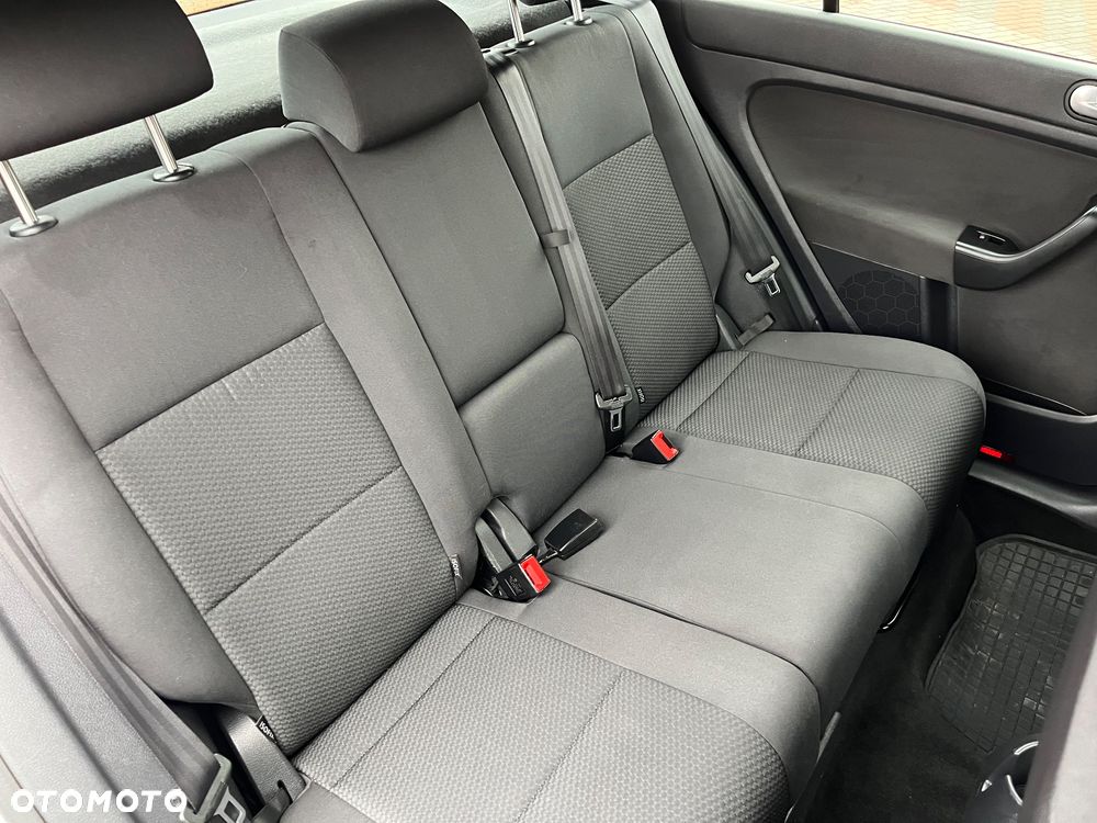 Volkswagen Golf Plus 1.6 TDI DPF BlueMotion Technology DSG Style - 25