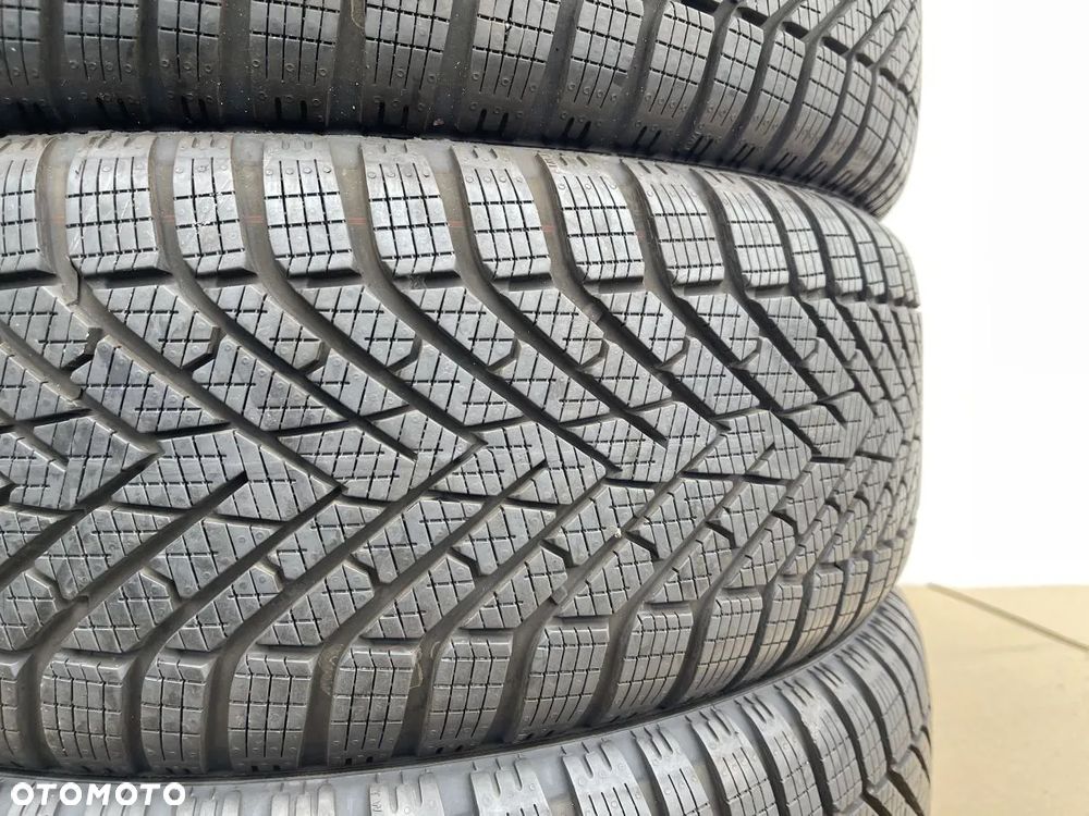 OPONY 205/65/17 205/65R17 100H PIRELLI WINTER CINTURATO 2 - 4