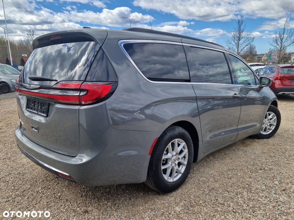 Chrysler Pacifica - 2