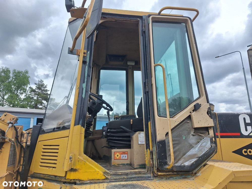 CAST 928 F 4X4 - 9