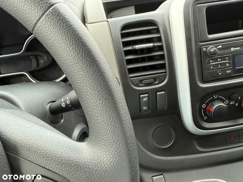 Renault Trafic - 21
