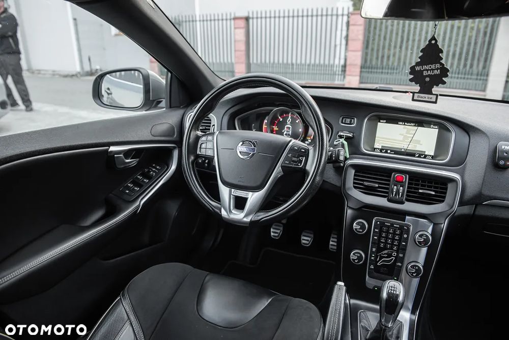 Volvo V40 D2 Drive-E R-Design Kinetic - 19