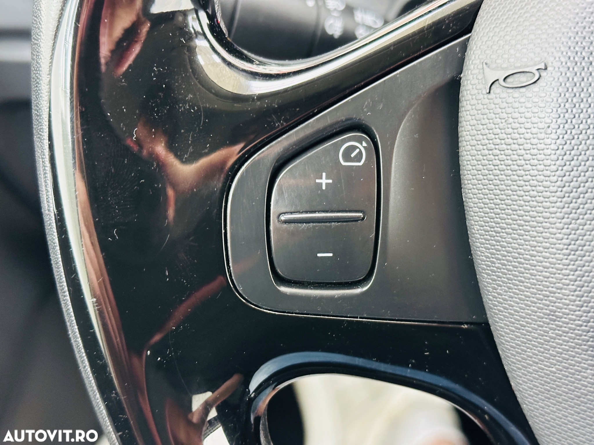 Renault Captur - 28