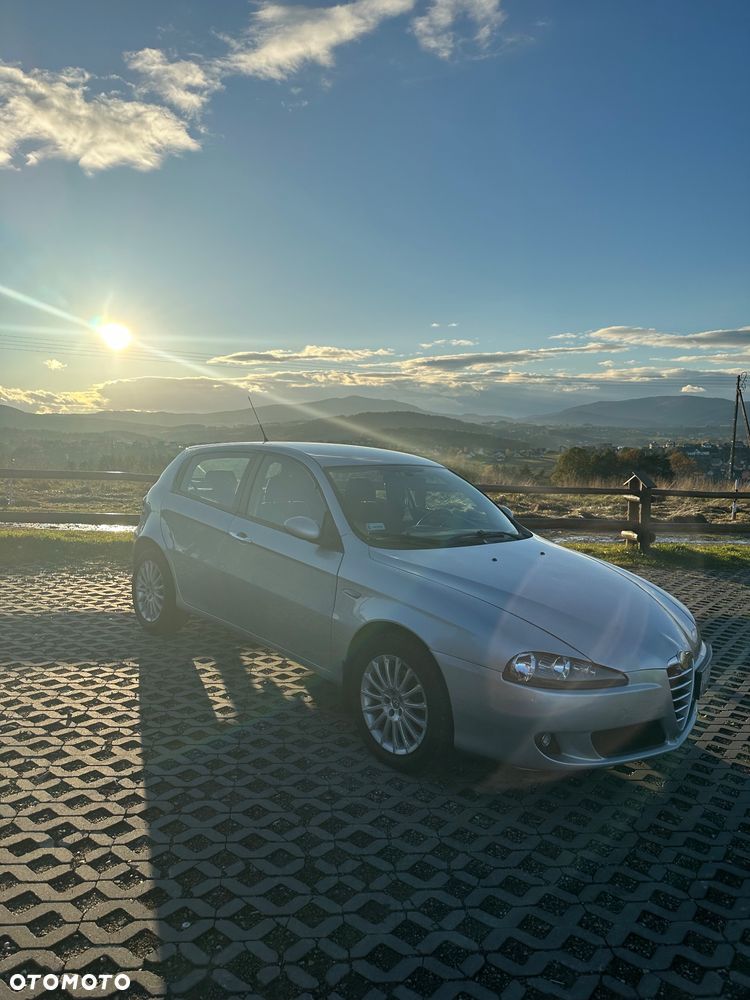 Alfa Romeo 147 1.9 JTD 16V Progress - 4