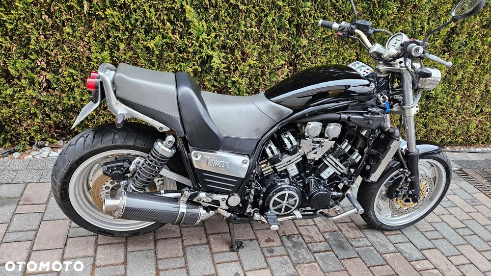Yamaha V-MAX - 4