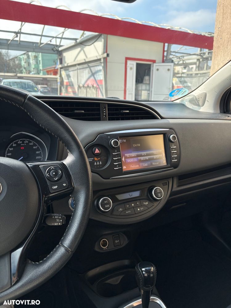 Toyota Yaris 1.5 VVT-i HSD Active - 9