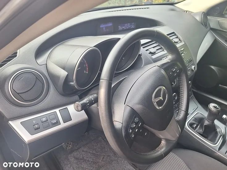 Mazda 3 1.6 Exclusive + - 16