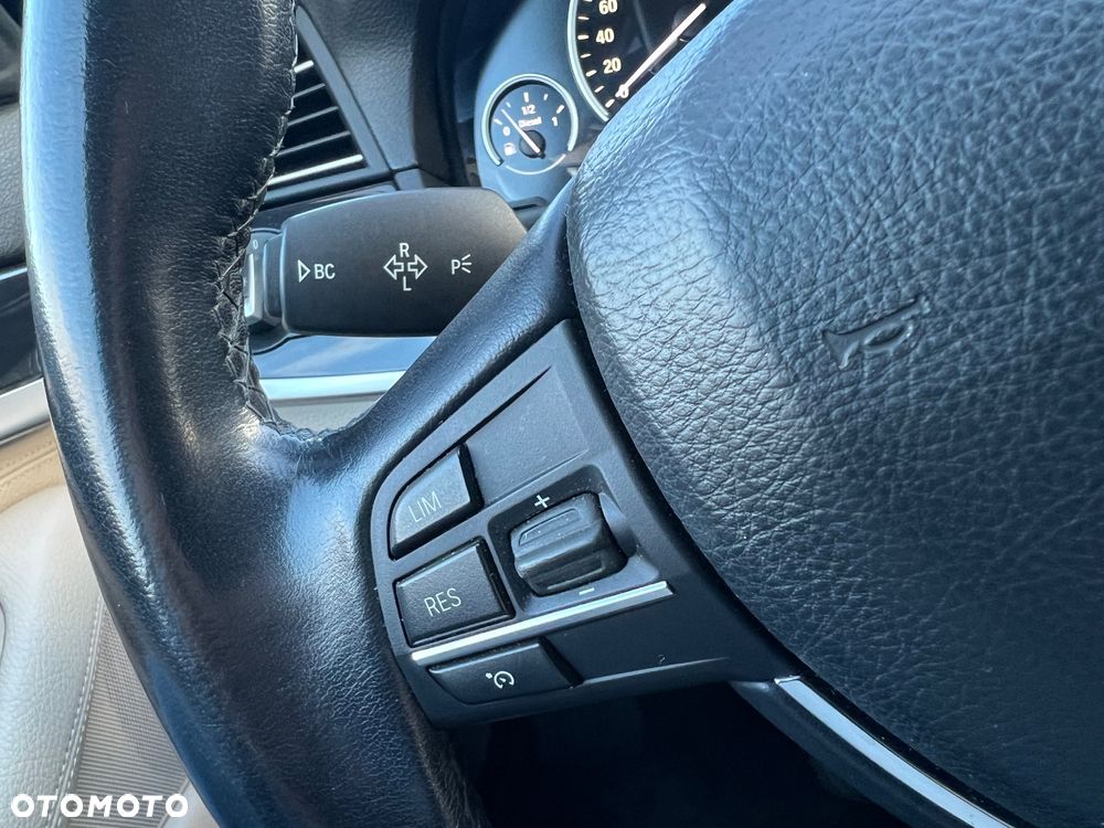 BMW Seria 5 518d Luxury Line - 33
