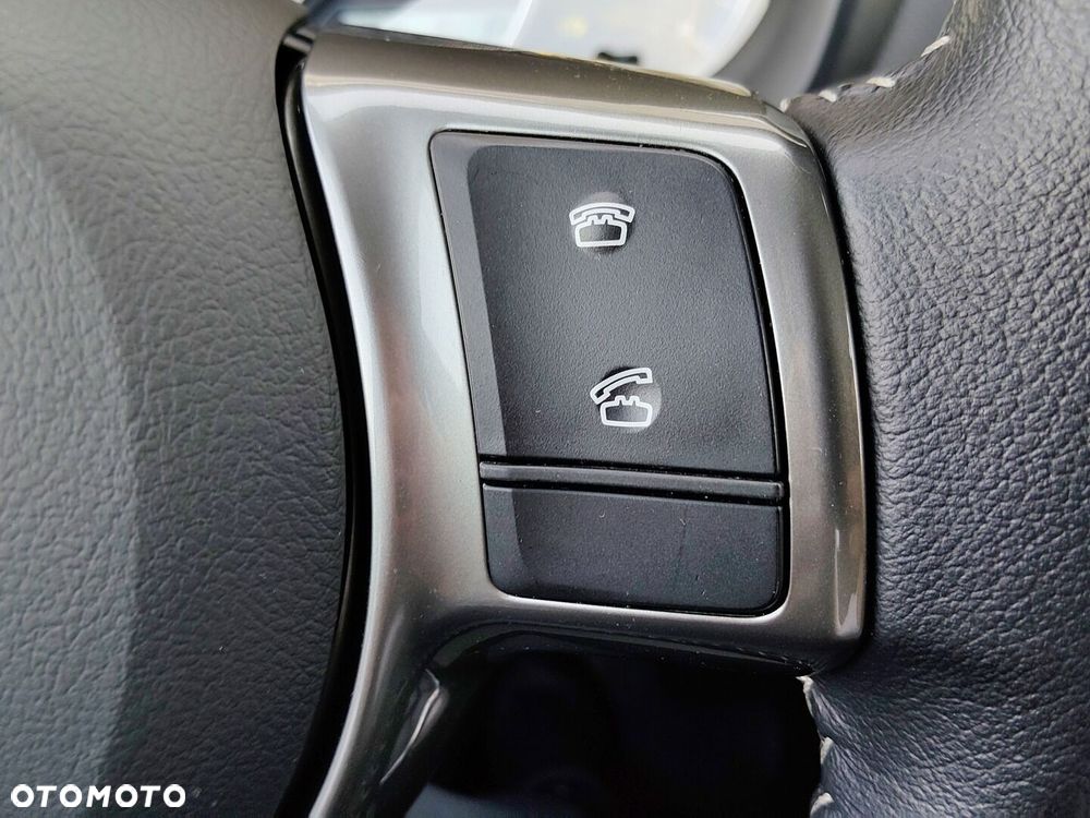 Toyota Yaris Hybrid 100 Premium - 24