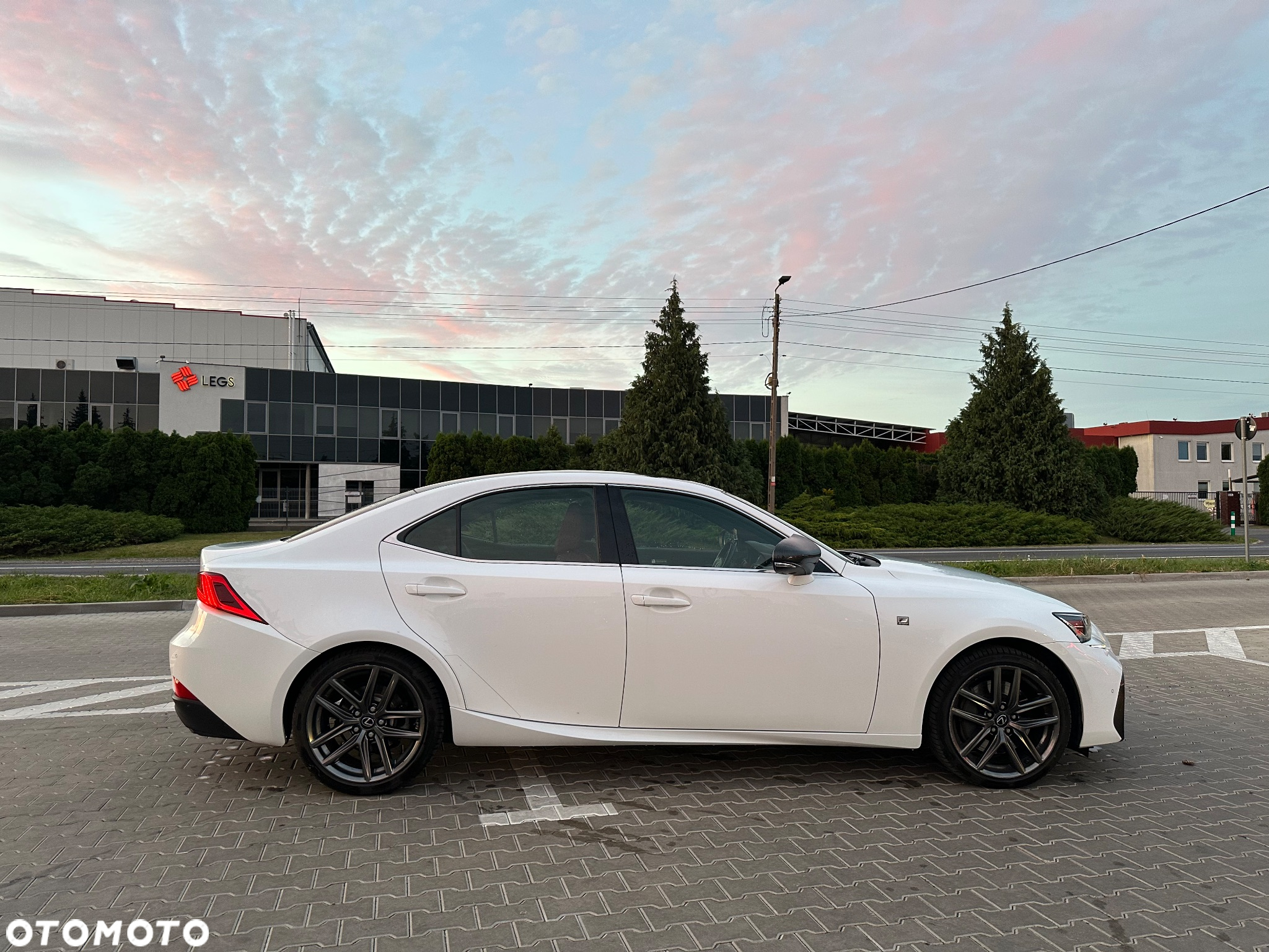 Lexus IS 200t / 300 F Sport - 6