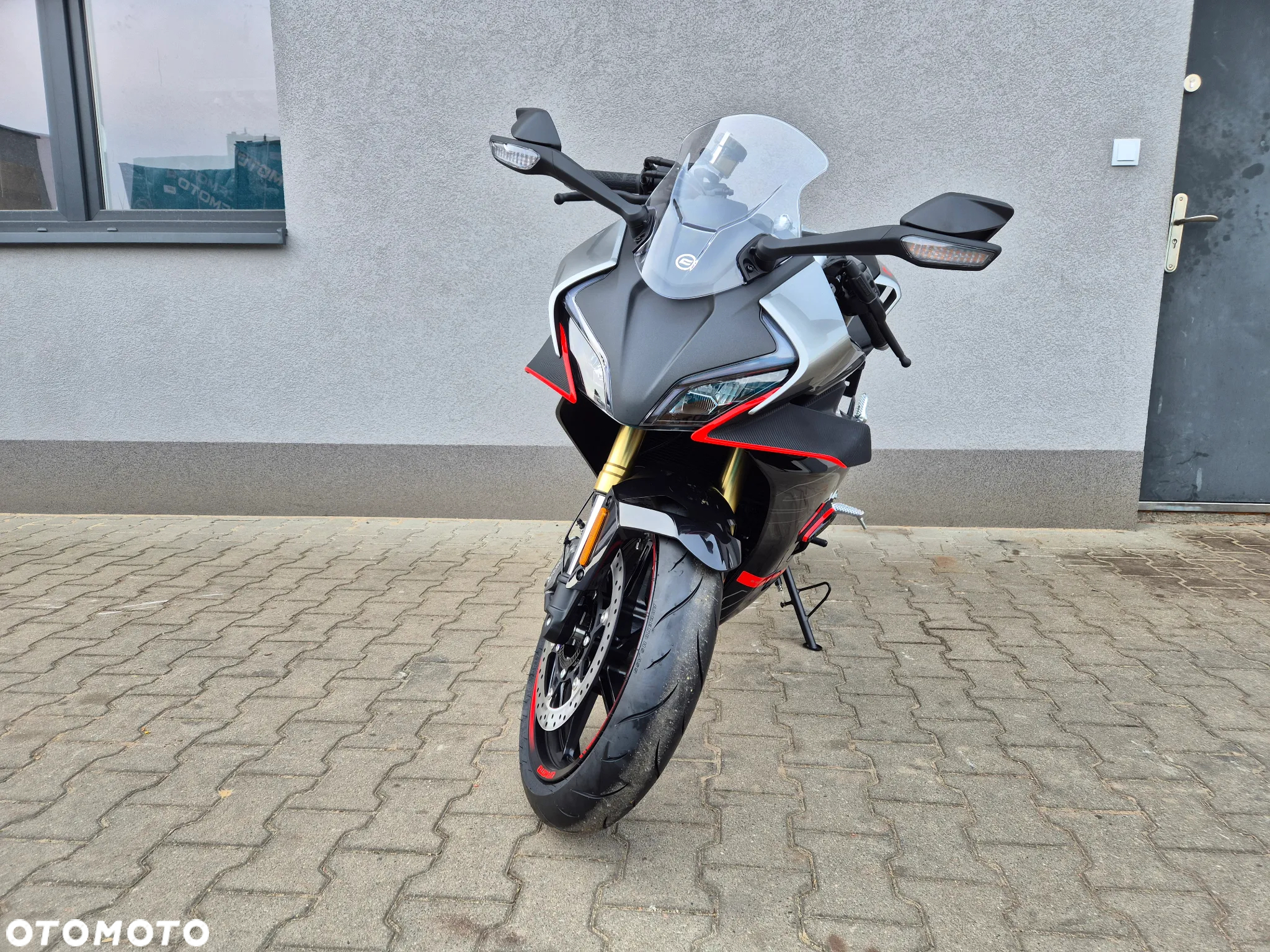 CFMoto SR - 3