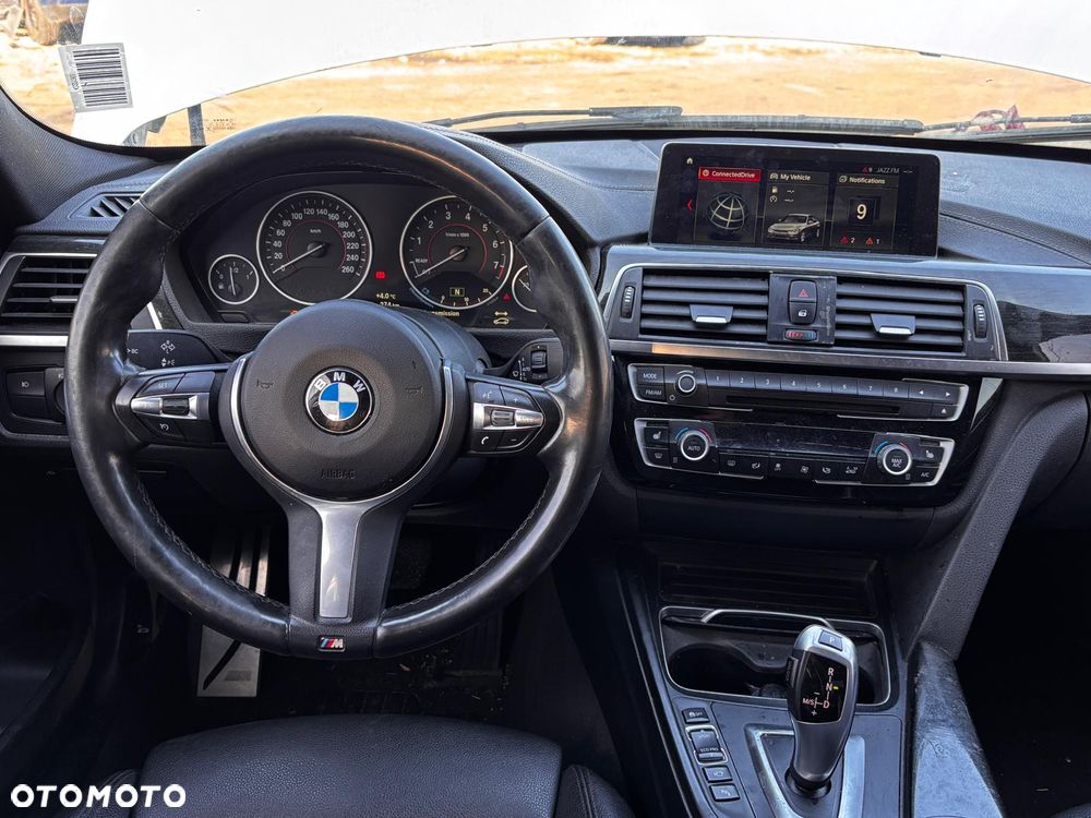 BMW Seria 3 ver-330i-xdrive-m-sport-shadow - 11