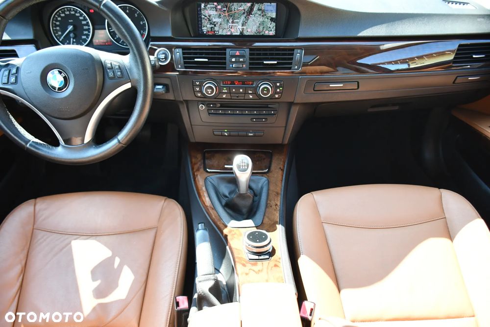BMW Seria 3 320i - 29