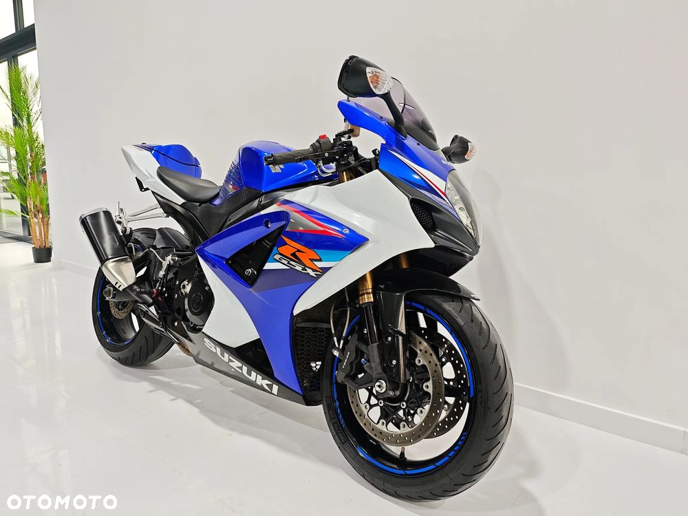 Suzuki GSX-R - 6