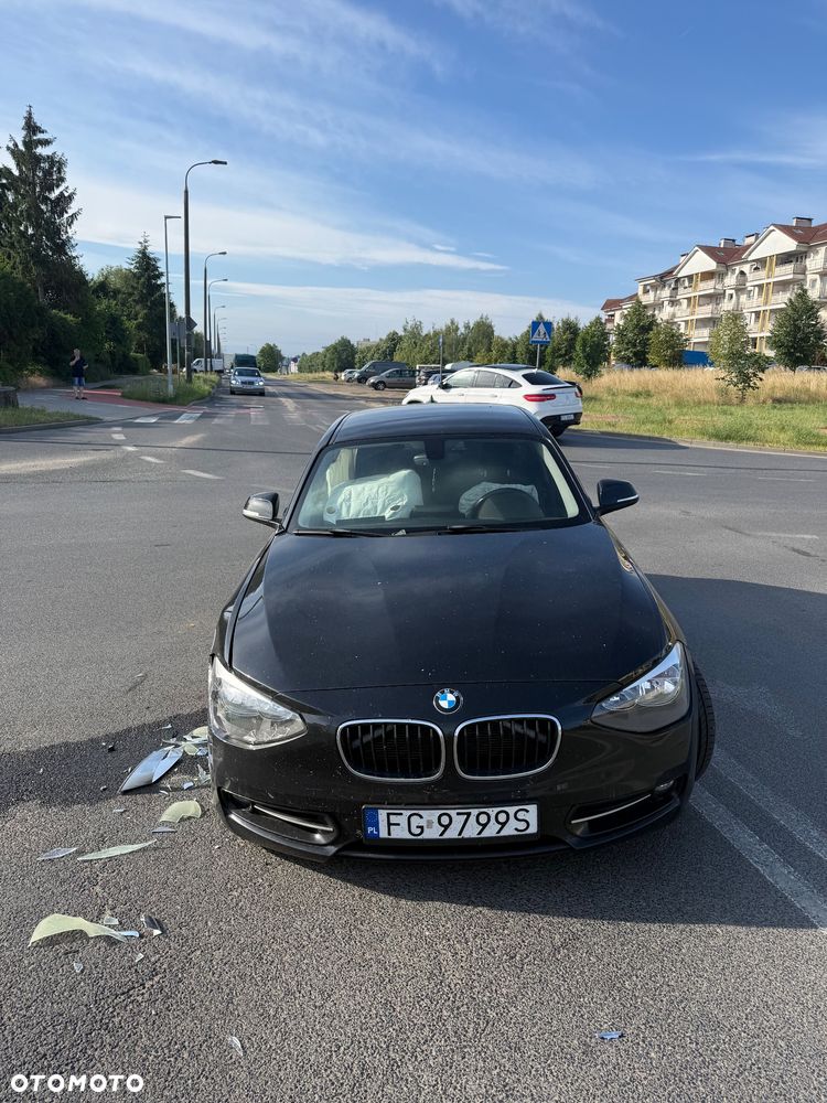 BMW Seria 1 118d Sport Line - 2