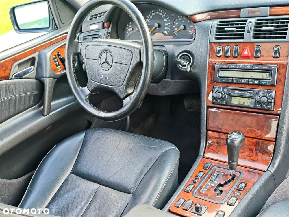 Mercedes-Benz Klasa E - 6