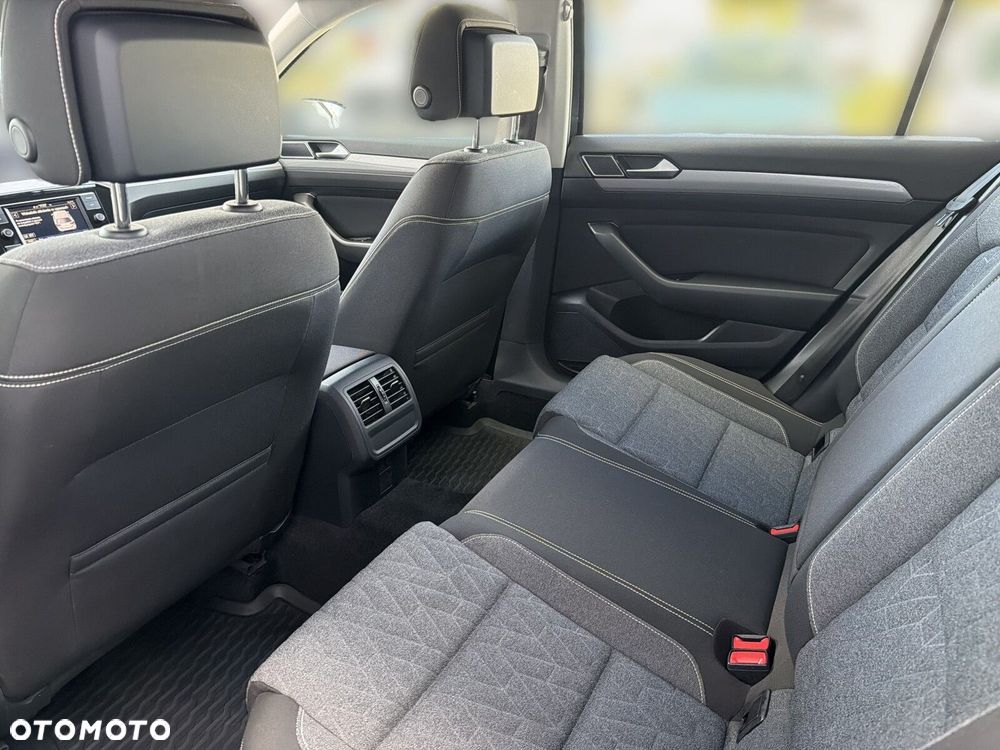Volkswagen Passat Variant - 14