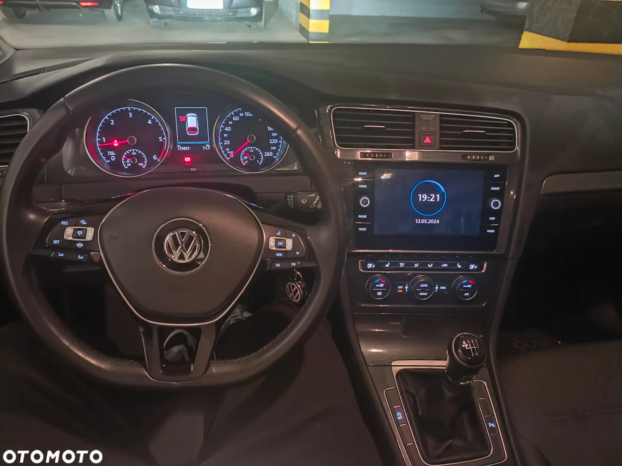 Volkswagen Golf VII 1.6 TDI BMT Comfortline - 30