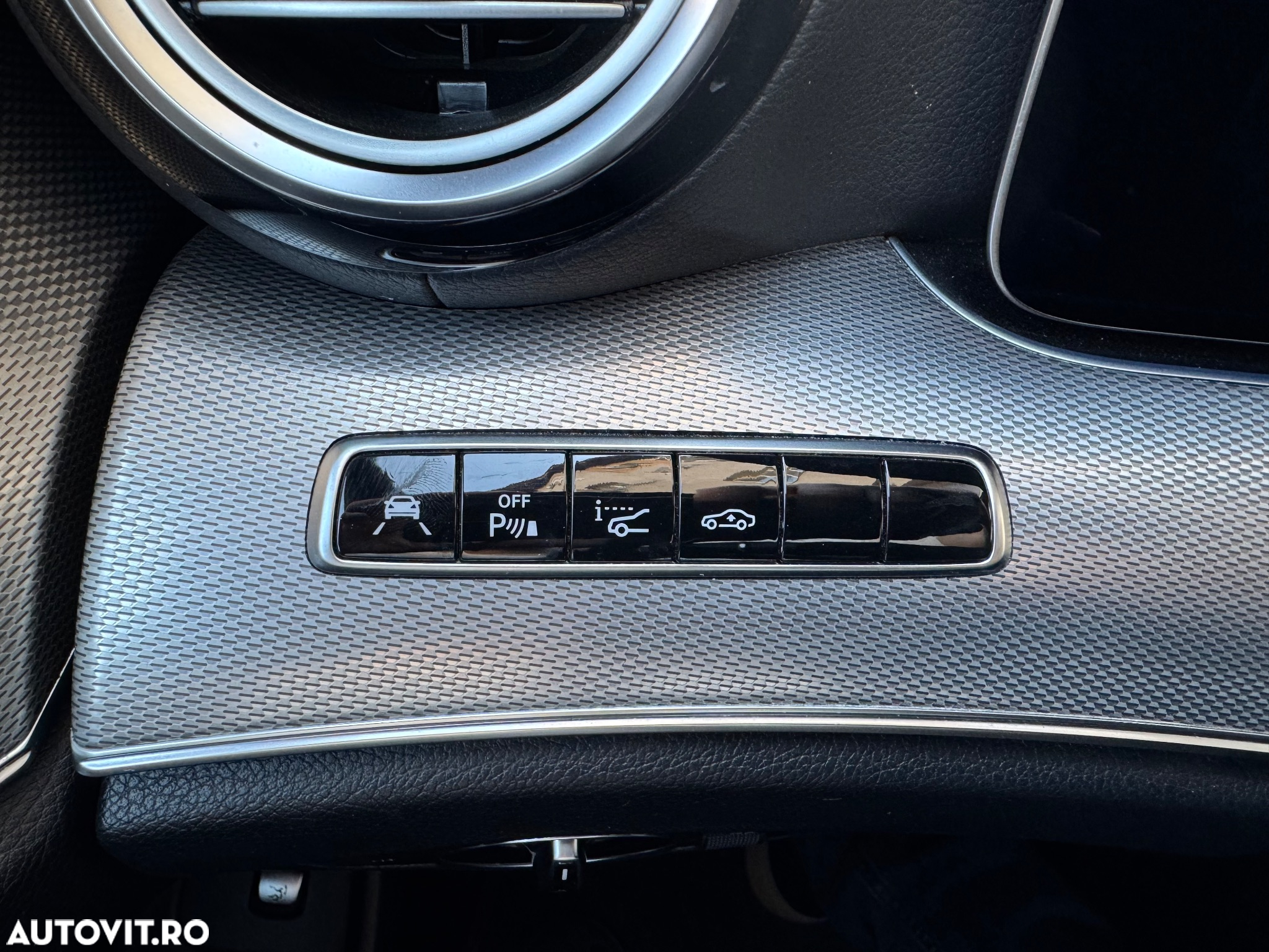 Mercedes-Benz E AMG 43 4Matic T 9G-TRONIC - 17