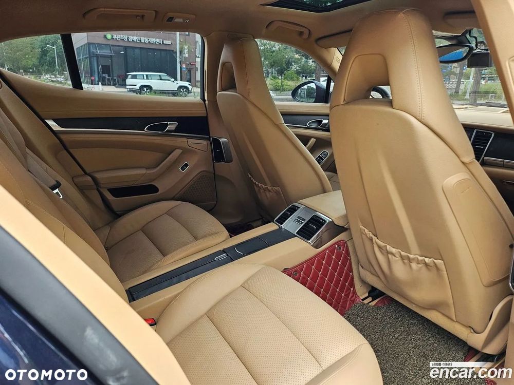 Porsche Panamera - 10