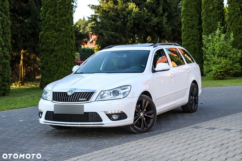 Skoda Octavia Combi 2.0 TDI CR DPF RS - 10