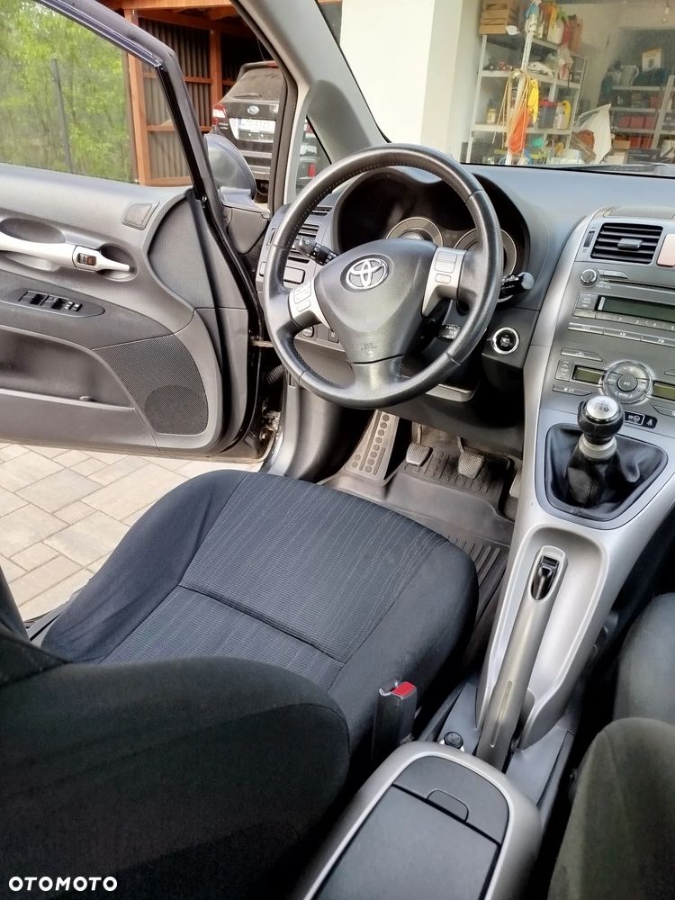 Toyota Auris - 21