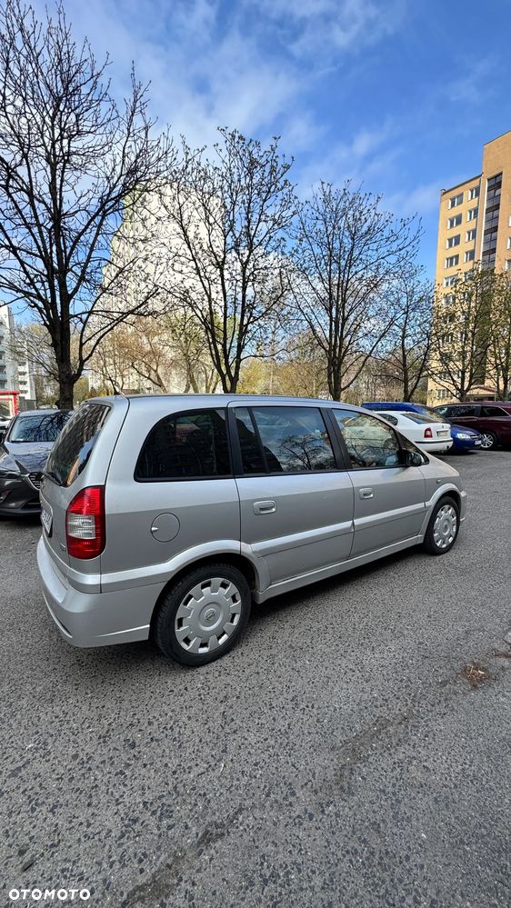 Opel Zafira - 3