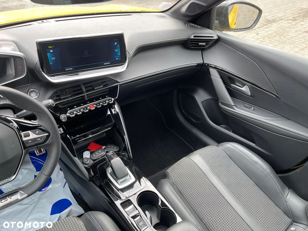 Peugeot 208 GT Line - 10