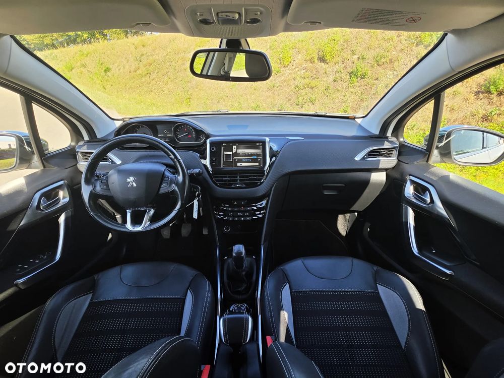 Peugeot 2008 1.6 VTi Allure - 27