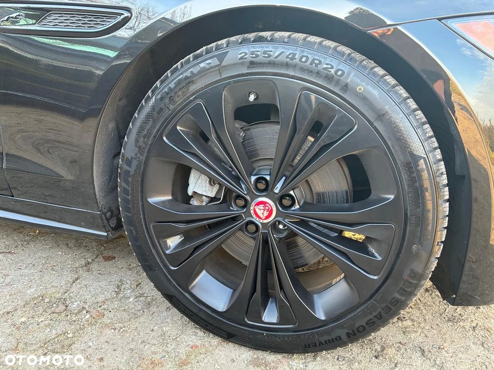 Jaguar XF P300 AWD R-Dynamic SE - 15