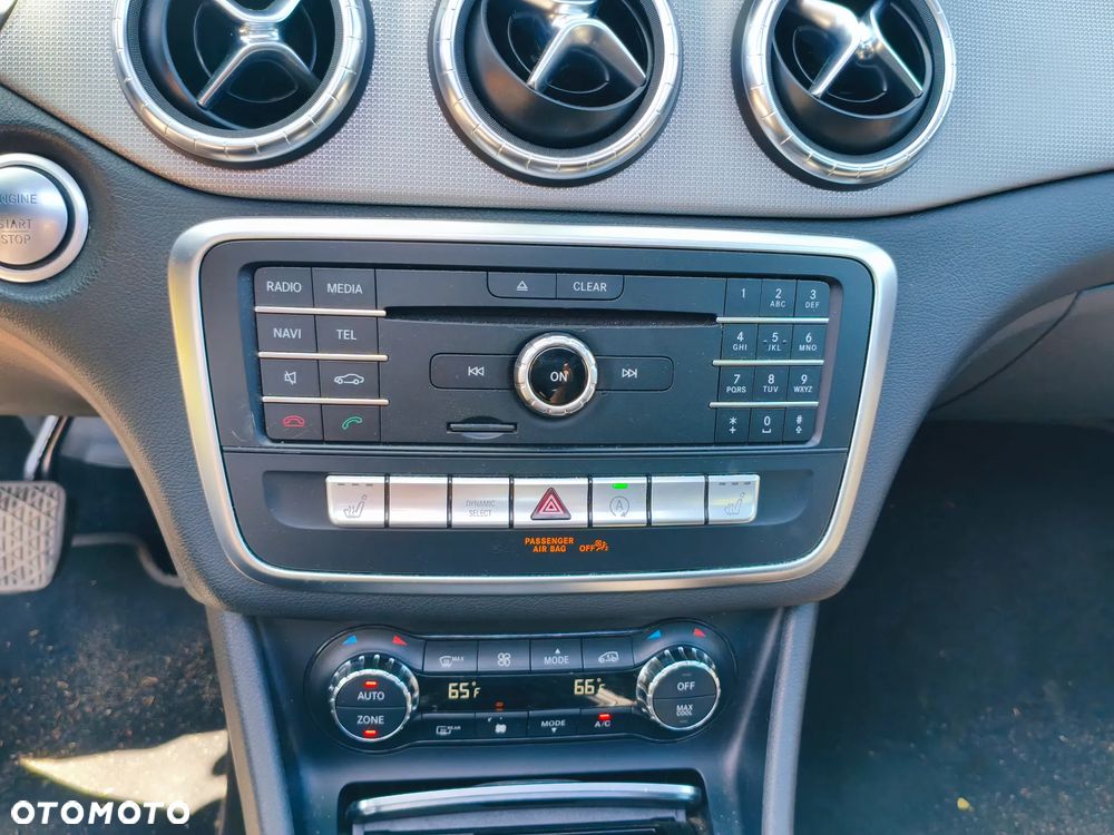 Mercedes-Benz CLA 250 4Matic 7G-DCT - 16