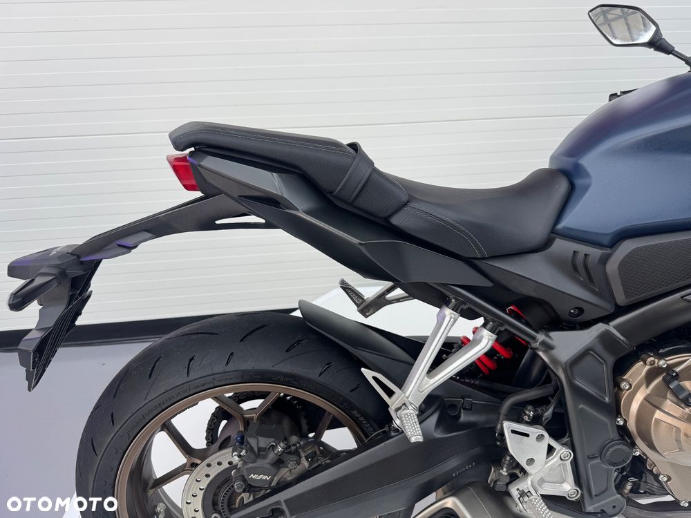 Honda CB - 16