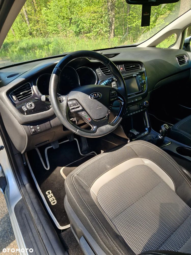 Kia Ceed - 9