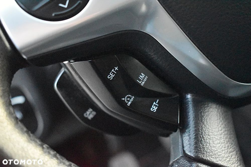 Ford Kuga 2.0 TDCi 2x4 Titanium - 31