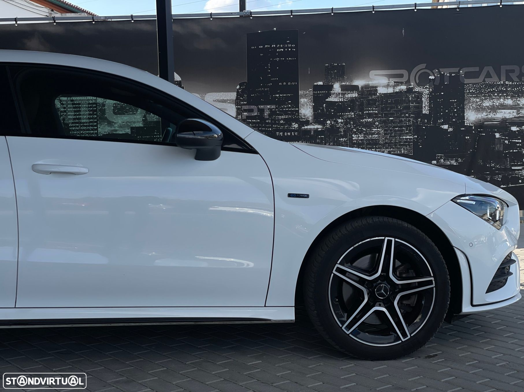 Mercedes-Benz CLA 250 e Shooting Brake AMG Line - 9