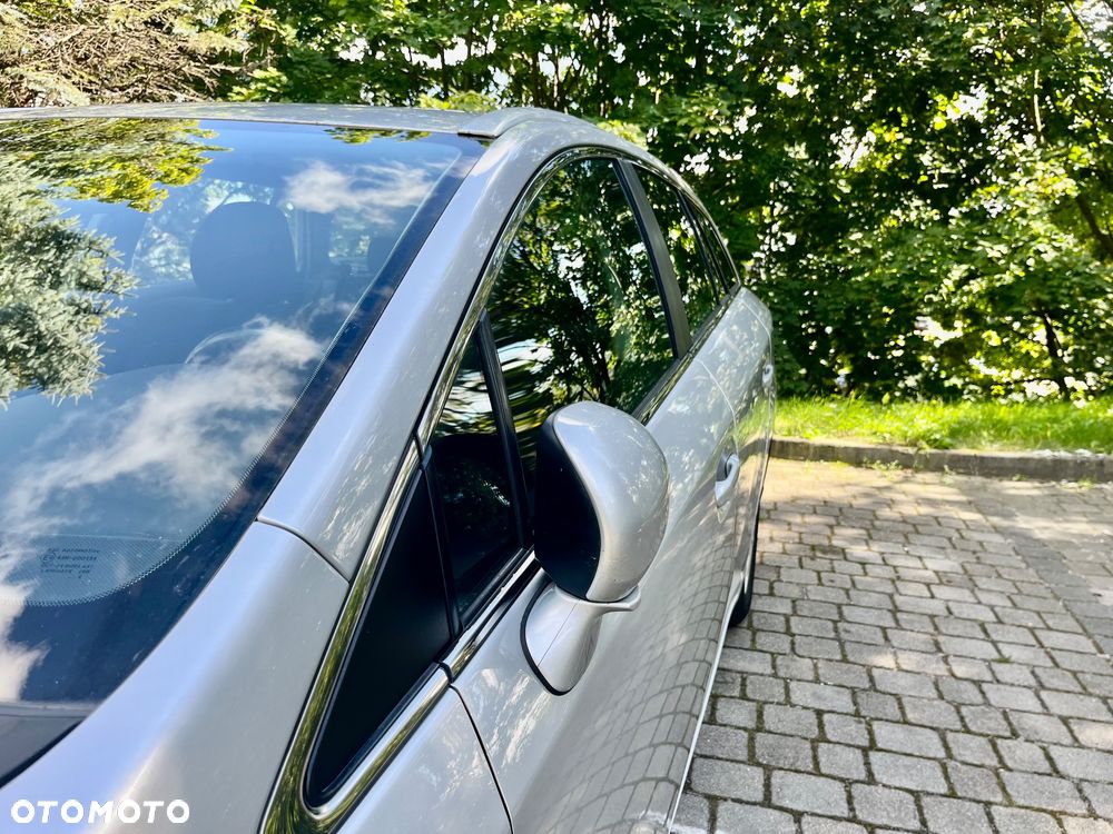 Toyota Avensis 2.0 D-4D Sol - 5