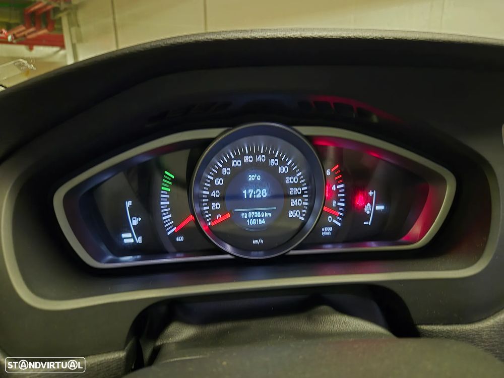 Volvo V40 Cross Country 2.0 D2 Summum - 21