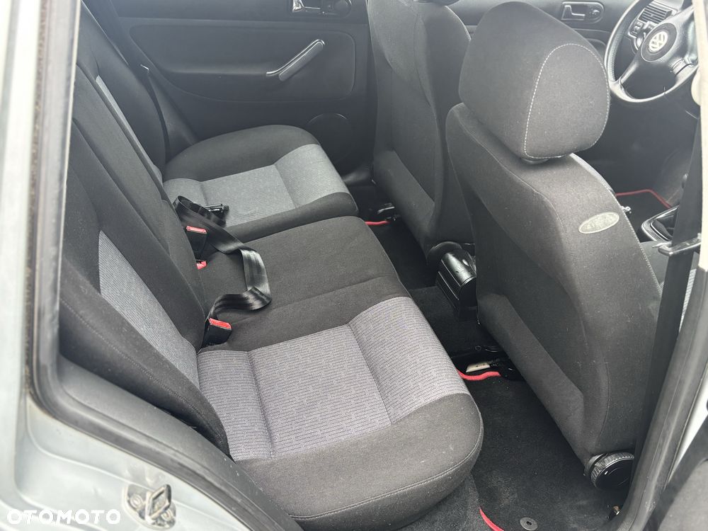 Volkswagen Golf - 8