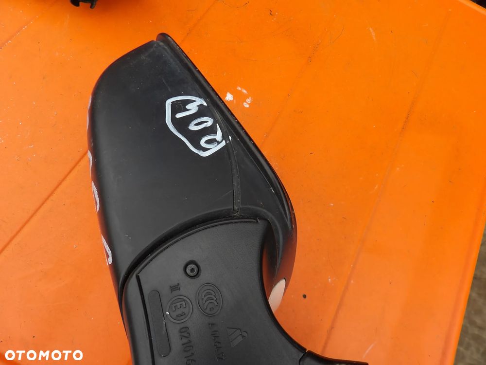 BMW - F12 - KOLOR A300 - 3PIN - LEWE LUSTERKO ZEWNĘTRZNE - EUROPA - 3
