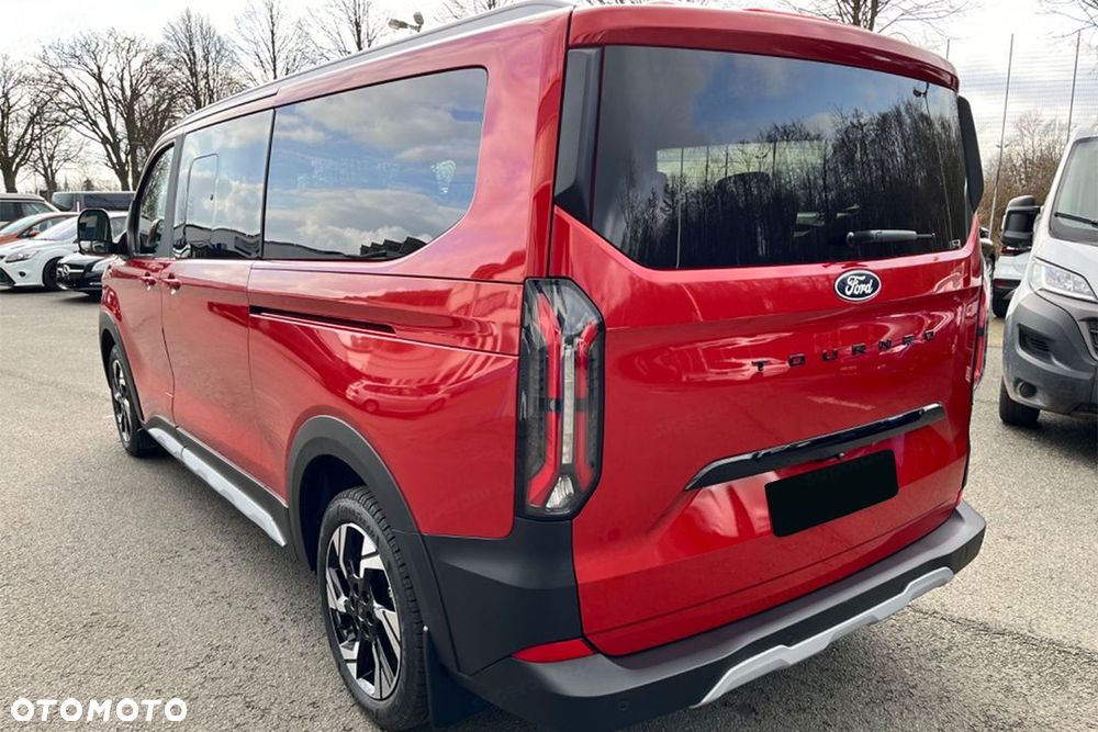 Ford Tourneo Custom - 8