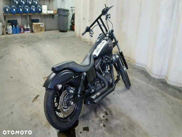 Harley-Davidson Dyna Street Bob - 16