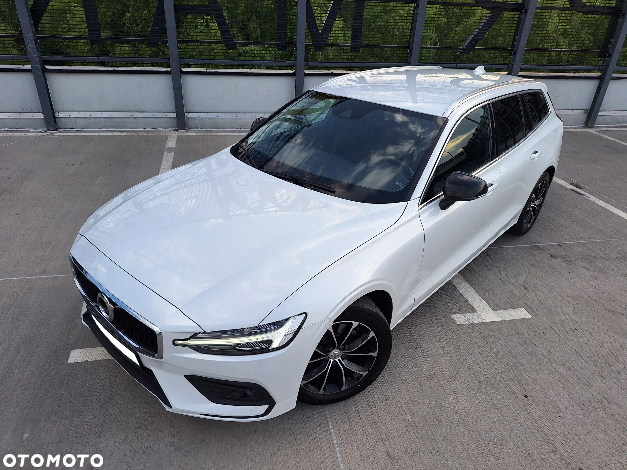 Volvo V60 D4 Momentum Pro - 2