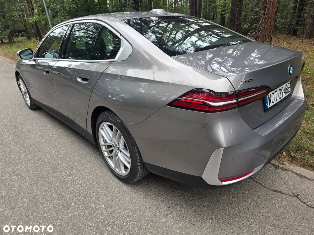 BMW Seria 5 530i xDrive mHEV - 8