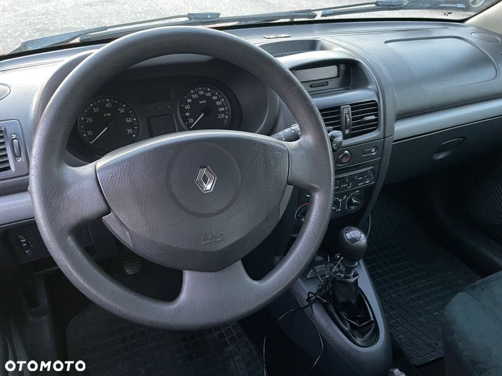 Renault Clio - 8