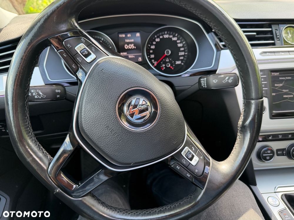 Volkswagen Passat 1.4 TSI ACT (BlueMotion Technology) Highline - 23